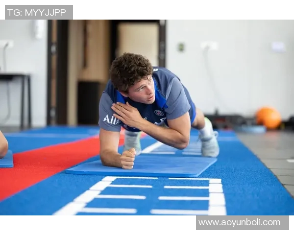 若昂内维斯：从天才少年到足球场上的璀璨明星之路